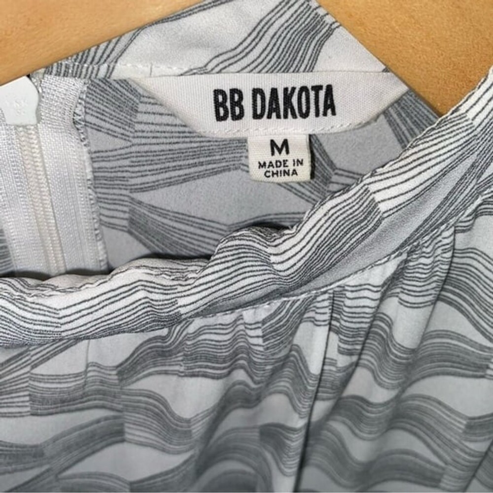 BB Dakota Grey High Neck Shift Dress - Picture 2 of 6